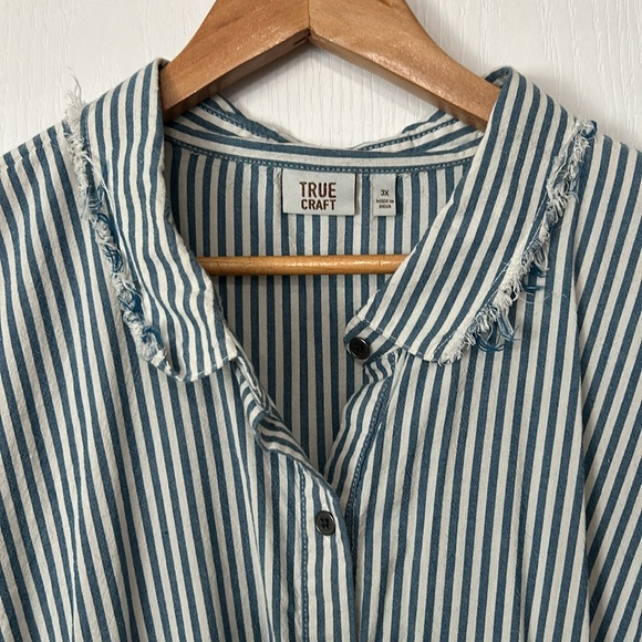 True Craft Layered Peplum Shirt - Picture 3 of 6